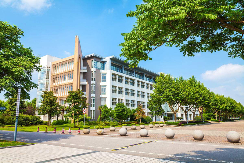 东华大学延安西路校区