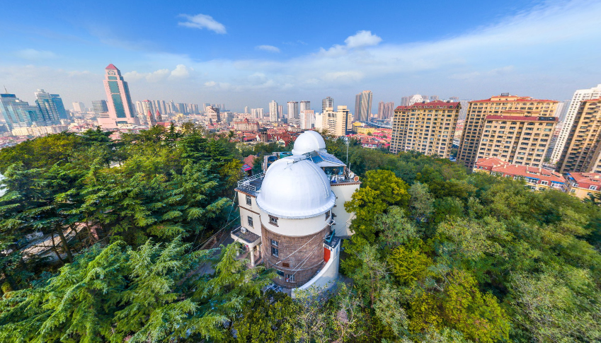 穹臺,即指坐落在觀象山巔的中國科學院紫金山天文臺青島觀象臺.