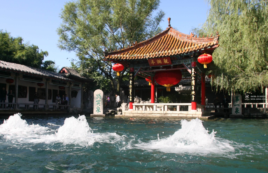 趵突泉与千佛山,大明湖并称为济南三大名胜.