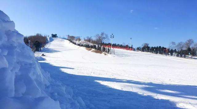 秦皇岛滑雪场图片